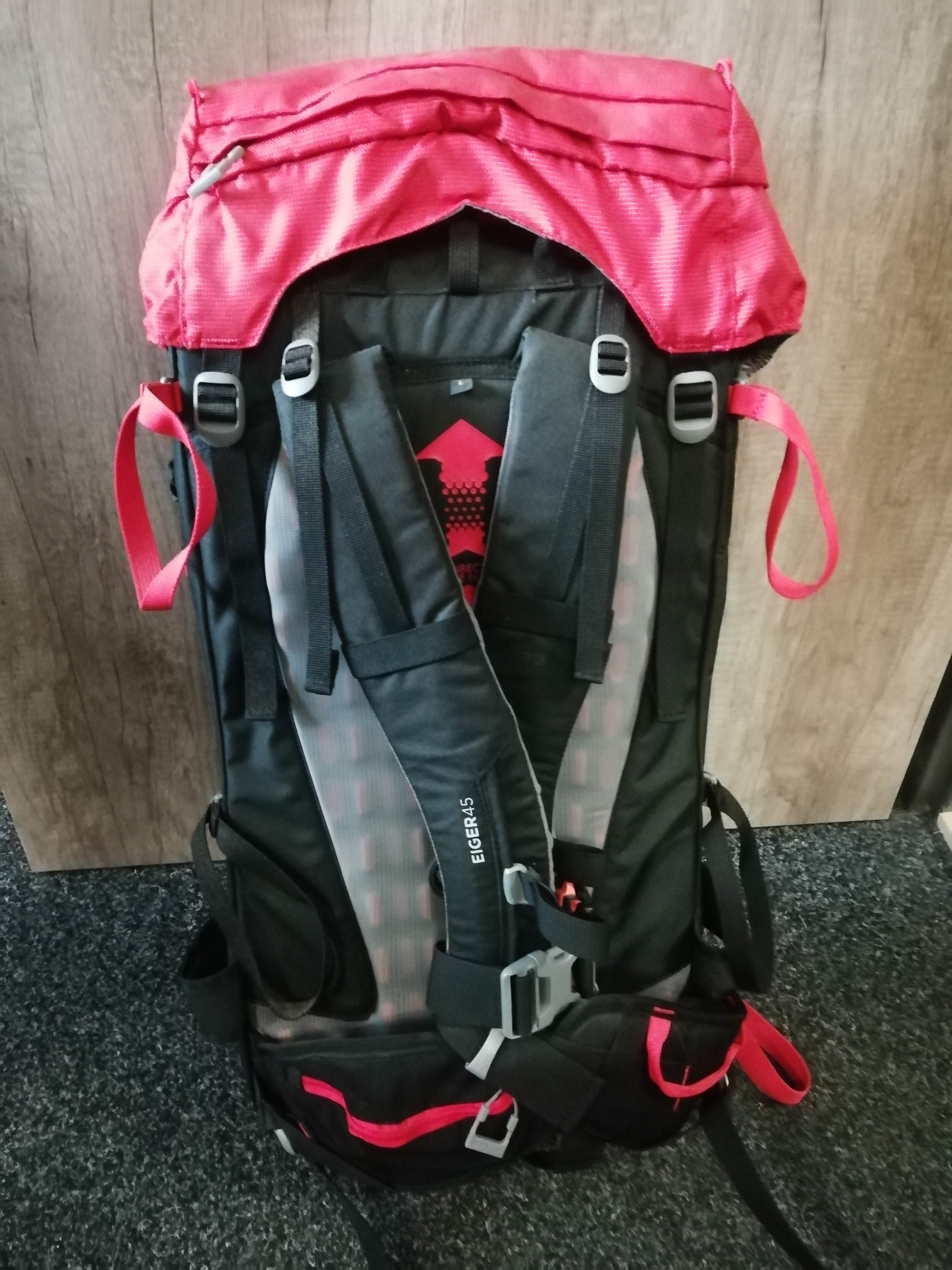 Batoh Eiger 45 l Backpack | Zajo | červeno-černý - AHCentrum.cz
